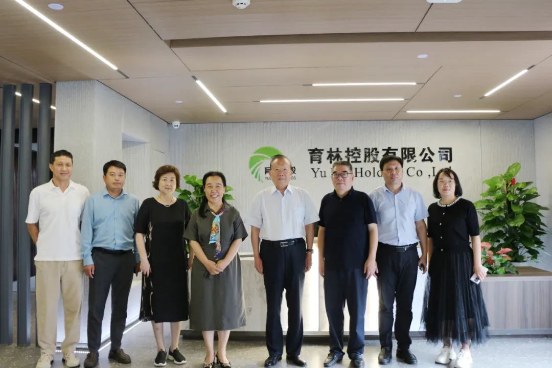 鄭州慈善總會(huì)姚待獻(xiàn)會(huì)長一行蒞臨育林走訪慰問